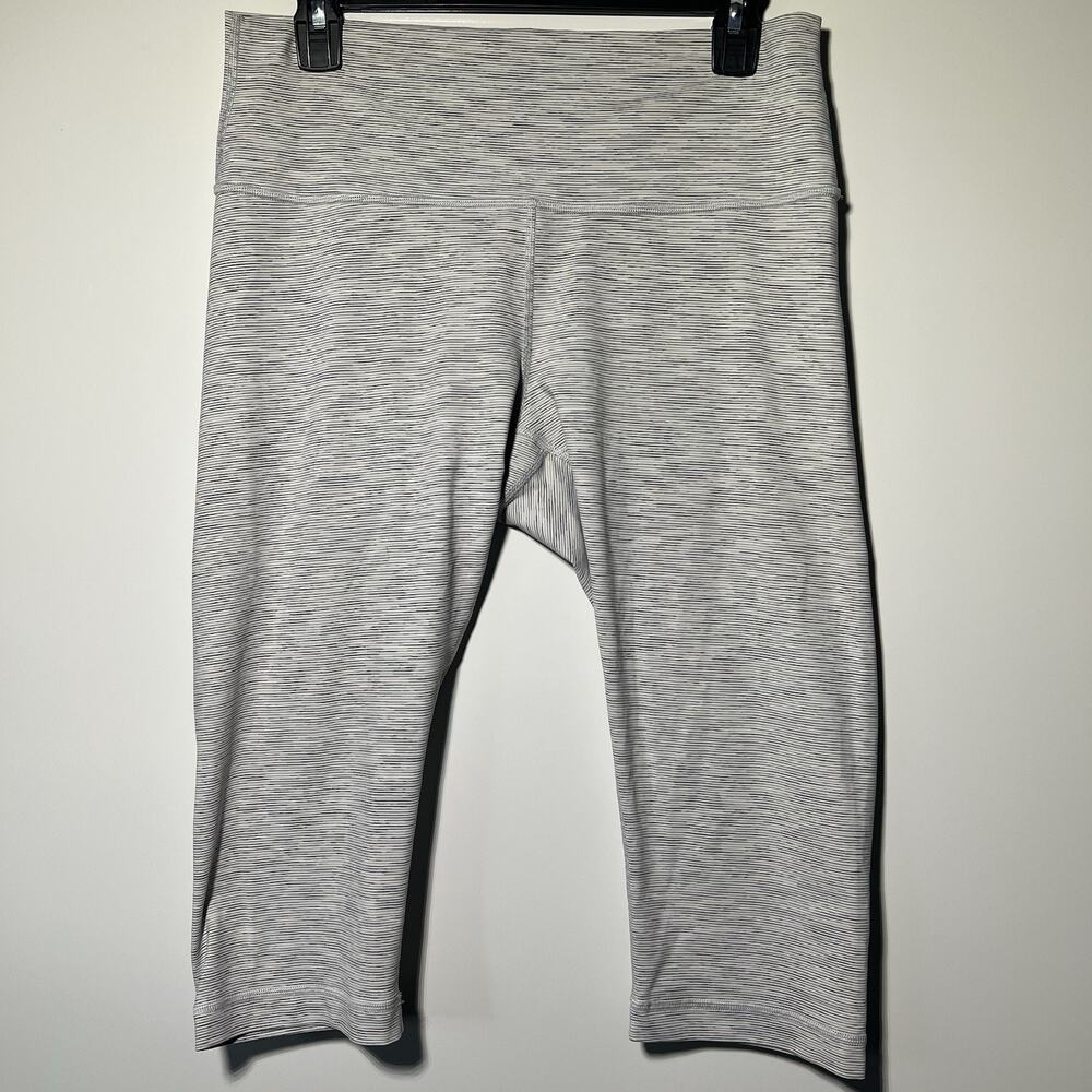 Lululemon Athletica Size 12 Grey/White Pin Stripe Cropped Leggings Womens